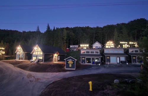 Munising Cottage | EXPLORE Munising Cottage 211