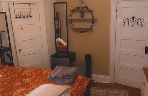 Syracuse House | Room available within Professional Travelers House
