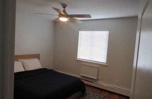 Queens House | Your Dream Home Awaits - Spacious 3-Bedroom House with Modern Amenities