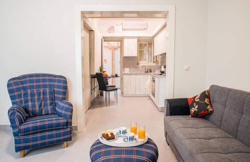 Nea Chalkidona Apartment | Fine homey & cosy apartment with patio near metro!