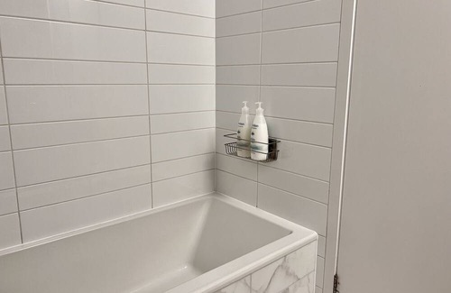 Fort York Condo | Downtown Toronto Modern Condo near Everything! + Free Parking /Walkers Paradise