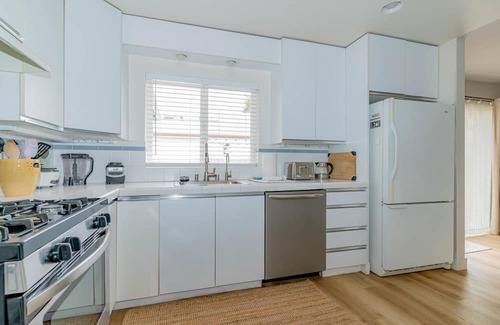 Novato House | Refreshing Comfort Guest Suite