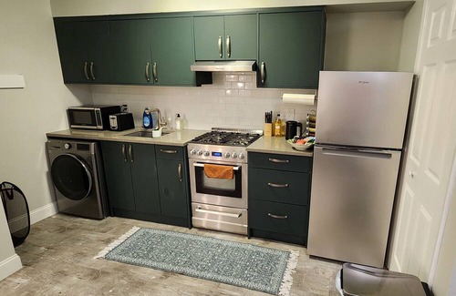Hamden Condo | Welcoming & Clean Condo near Hamden Shopping