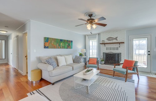 Wilsonville House | Riverfront Wilsonville Home w/ Dock & Fire Pit!