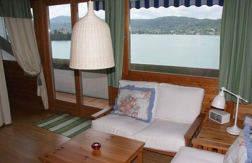 Maria Woerth Apartment | Lakeside apartment Meixner