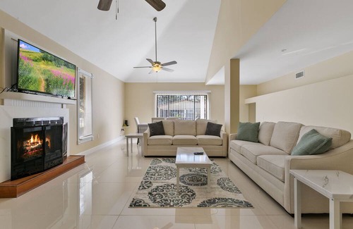 Gulf Coast Acres House | Tranquil Getaway: Relax in our Peaceful Haven
