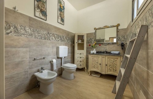 Marina di Mancaversa Apartment | Apartment 'Casa Di Nadia' with Private Terrace and Air Conditioning