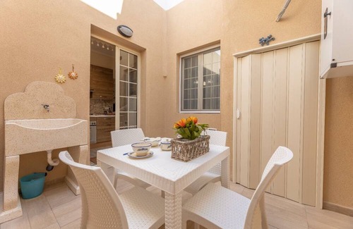 Marina di Mancaversa Apartment | Apartment 'Casa Di Nadia' with Private Terrace and Air Conditioning