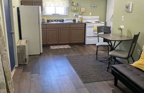 Bath Apartment | Cozy with King bed near Historical city of Bath