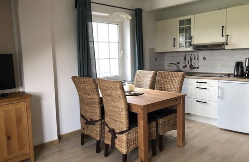 Holtgast Apartment | Ferienwohnung mit Einem Schlafzimmer in Ruhiger Idyllischer Lage, Nordseenähe
