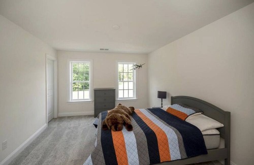 Fredericksburg House | Country Farm House on 5 Acres w/ Lake Views: Peace- Off the Beaten Path