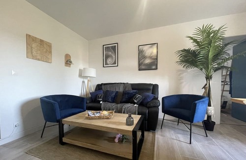 Saint-Martin-de-Valgalgues Apartment | Mas de Rofa: La Palmeraie, mas Authentique Avec Piscine et Grand Jardin Arboré