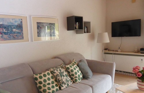 Rothhelmshausen House | Holiday Home "Ferienhaus 2" with Private Terrace & Wi-Fi