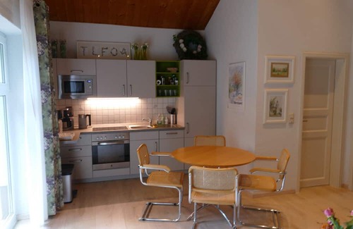 Rothhelmshausen House | Holiday Home "Ferienhaus 2" with Private Terrace & Wi-Fi