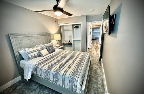 Keego Harbor Condo | Pure Michigan Staycation!