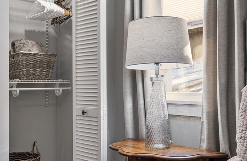 Bradford Cottage | Riptide Cottage: 1 Bed 1 Ba, Private Pond