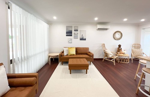 Central Coast House | The Swan Lakehouse, on Budgewoi Lake