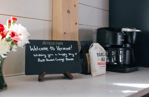 Brownsville Cottage | Vermont LUX stay with Doggy suite