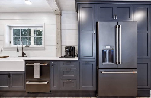 Brownsville Cottage | Vermont LUX stay with Doggy suite