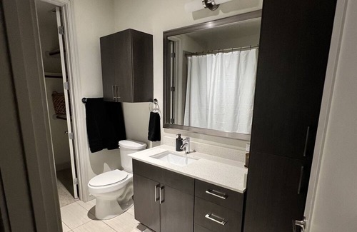West End Apartment | Luxury Modern Downtown Getaway