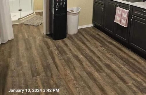 Hernando Cottage | Cottage slps 4, w-hot tub, ice mach, washer/Dryer,kitchenette with appliances.