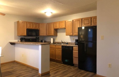 Bloomington Apartment | Furnished 3 Bedroom in Bloomington