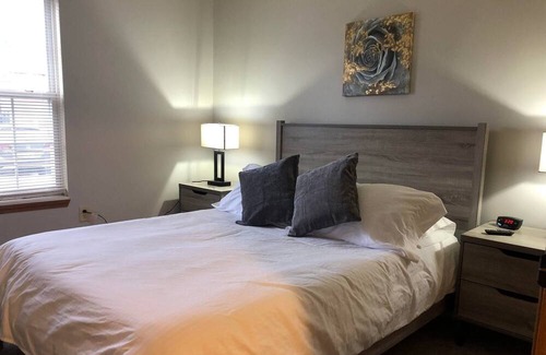 Bloomington Apartment | 2 Bedroom Apartment Next To Rivian