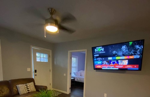 Kettering House | Friends & Family Oakwood-Kettering, UD Home 2Bd2Ba
