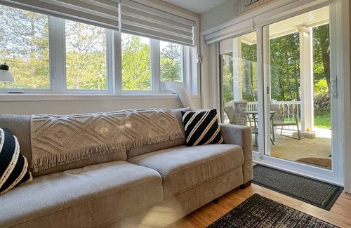 Mont-Tremblant Village Condo | The Alpine Nest-3 Beds|4 Guests |Free Parking |Pool
