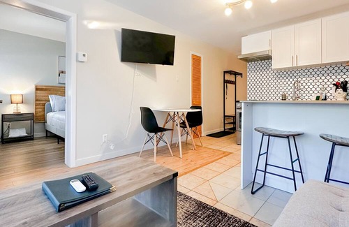 Mont-Tremblant Village Condo | The Alpine Nest-3 Beds|4 Guests |Free Parking |Pool