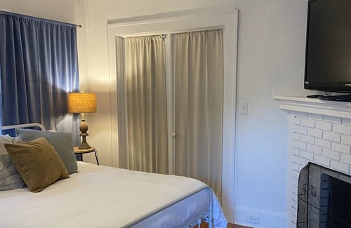 Historic Uptown Apartment | Round Lake Retreat