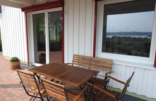 Preetz Apartment | Holiday apartment from Velasco EC