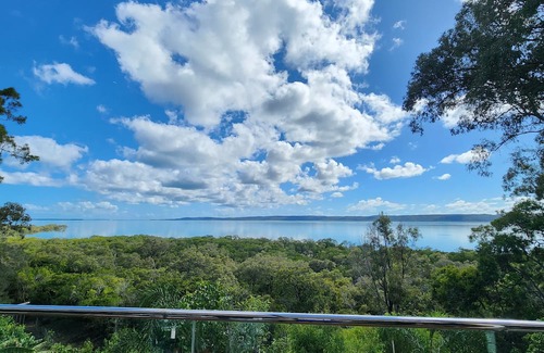 Brisbane Waterfront House | Stunning luxury waterfront home on Macleay Island.