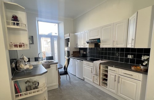 Douglas Apartment | Large 3 Storey Home From Home Apartment