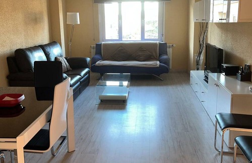 Jaca Apartment | Apartment Jaca, 3 bedrooms, 9 persons
