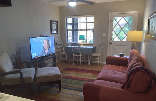 Ozona House | Salty Lime of Ozona Enjoy sun, sand and margaritas! We love doggies!