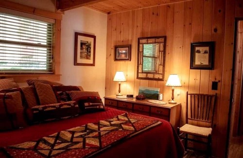 Eagle Bay House | Oak Lodge - Boat access only