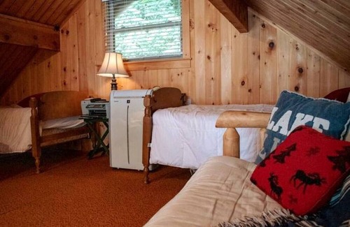 Eagle Bay House | Oak Lodge - Boat access only