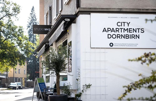 Dornbirn Apartment | "Rom 6 - Creative Living Sanctuary for City Explorers in the Heart of Dornbirn"