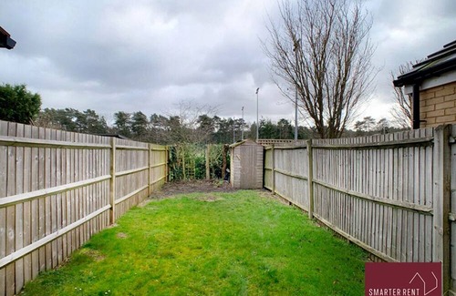 Bracknell House | Bracknell - Garden, Parking, 2Bed