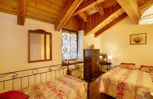 Gressan Apartment | Holiday Apartment "Casa Mimosa 1" with Mountain View, Shared Garden & Wi-Fi