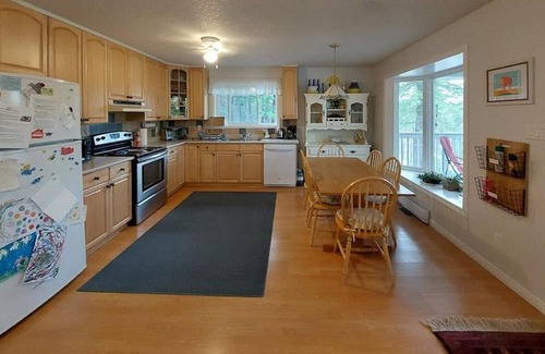 Havelock-Belmont-Methuen Cottage | Water Buffalo-Wi-Fi, Waterfront, Watercraft!