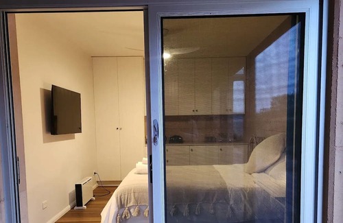 Narrawong Bed & Breakfast | Rammed Earth Farm Stay