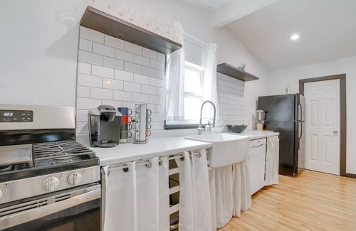 Silver Creek Village House | Dog-Friendly Burnet Home - Walk to Buchanan Lake!