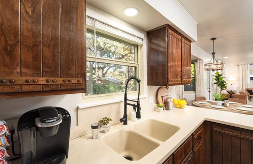 Vance Jackson House | The Rockmoor House in the Medical Center