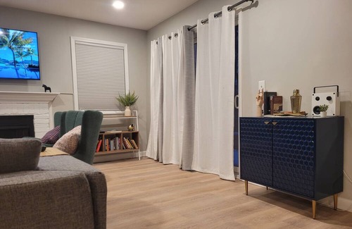 Naperville Condo | Cozy Townhome near the Dupage River Trail