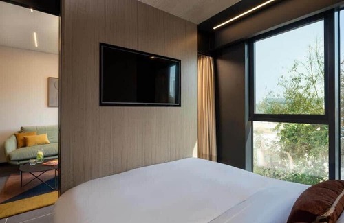 Bat Yam Apartment | Wonderful 1BR Suite with Great View