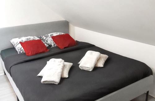 Amiens Apartment | Homerez - Apt city centre Amiens, great view