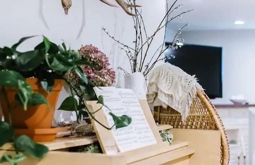 South Central House | This house is a 1 bedroom(s), 1 bathrooms, located in Kelowna, BC.