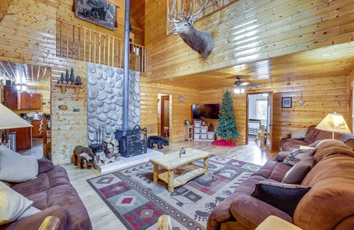 Meadow View Heights Cabin | Utah Cabin Retreat: 32 Mi to Brian Head Resort